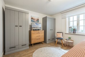 2 makuuhuonetta, silitysrauta/-lauta, Wi-Fi, vuodevaatteet