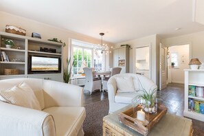 Unclassified image, 3 of 28, button