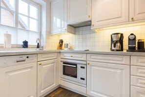 Kühlschrank, Herdplatte, Geschirrspüler