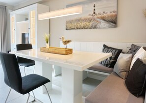 Unclassified image, 2 of 41, button - Heimathuus - Das Hausteil mit 83 m² ist für bis zu 4 Personen Geeignet (Sylt)