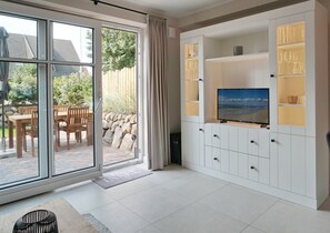 Unclassified image, 3 of 41, button - Heimathuus - Das Hausteil mit 83 m² ist für bis zu 4 Personen Geeignet (Sylt)