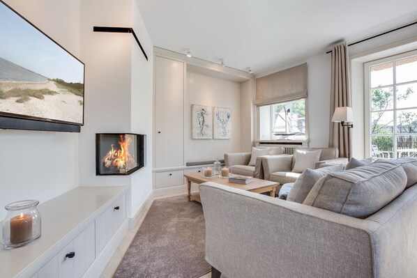 Unclassified image, 1 of 49, button