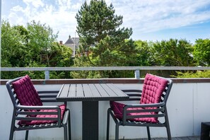 Outdoor dining - Westerbrise, App. 4 Lighthouse - Ein Besonderes Hideaway. In Top-lage Wenningstedts, Zwischen (Wenningstedt-Braderup (Sylt))