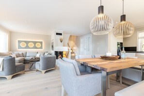 Dining - Düne 22 Hausteil 2 - Hausteil Unter Reet im Eg/ug/og ca. 183 m² Nutzfläche,2 Parkplätze (Wenningstedt-Braderup (Sylt))