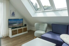 Fernseher, DVD-Player, Stereoanlage