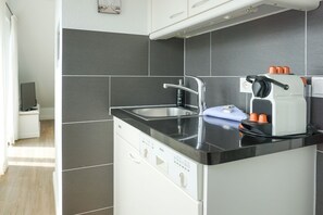 Kühlschrank, Herdplatte, Geschirrspüler