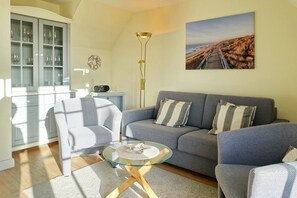 TV, stereo - Sturmfried, App. 12 - Urlaub auf der Düne (Wenningstedt-Braderup (Sylt))