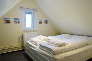 2 bedrooms, iron/ironing board, WiFi, bed sheets - Sturmfried, App. 12 - Urlaub auf der Düne (Wenningstedt-Braderup (Sylt))