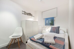 2 chambres, fer et planche à repasser, Wi-Fi, draps fournis