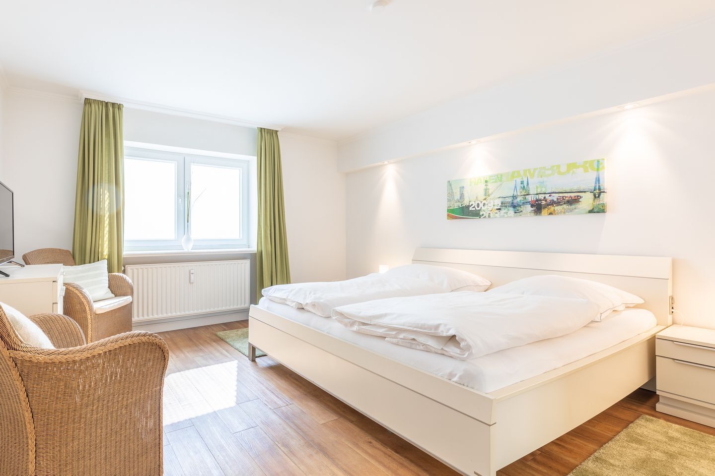 3 bedrooms, iron/ironing board, WiFi, bed sheets