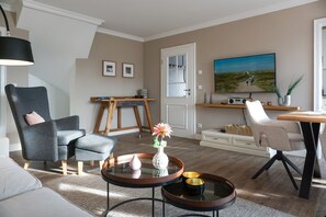 Unclassified image, 5 of 35, button