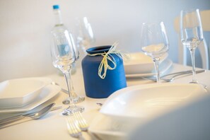 Unclassified image, 5 of 20, button