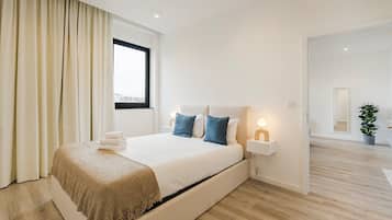 1 bedroom, desk, iron/ironing board, internet
