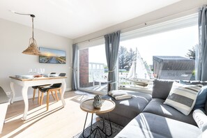 Uklassifisert bilde, 2 av 32, knapp