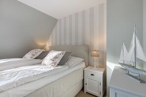 Unclassified image, 2 of 26, button