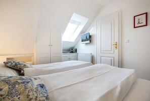 Unclassified image, 5 of 21, button - Chris, App. 31 - Mit dem Haus Chris Genießen Sie Ihren Urlaub auf Hohem Niveau (Wenningstedt-Braderup (Sylt))