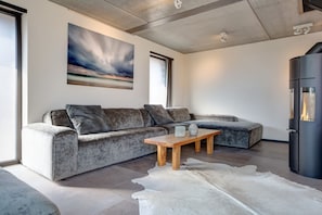 TV, peis og stereoanlegg