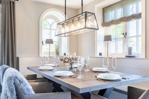 Dining - Osterhuus No. 36 - Ein Traum Unter Reet - Feinste Materialien, Hochwertige Technik und Viel Platz (Wenningstedt-Braderup (Sylt))