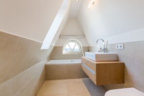 Unclassified image, 5 of 25, button - Oceanhouse,strandgut, App. 2 - Das Strandgut Offeriert Ihnen Strandnähe und ein Wohnambiente par (Wenningstedt-Braderup (Sylt))