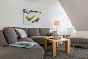 Télévision, lecteur de DVD, chaîne hi-fi