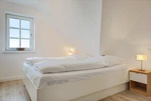 3 Schlafzimmer, Schreibtisch, BĂŒgeleisen/BĂŒgelbrett, WLAN