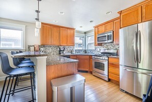 Fridge, microwave, oven, dishwasher