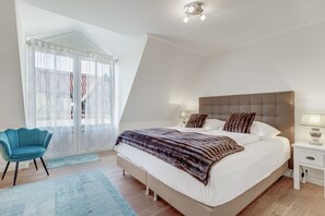 3 habitaciones, tabla de planchar con plancha, wifi y ropa de cama 