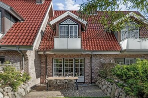 Outdoor dining - Middel Hüs - Das Ferienhaus Middel Hüs in Westerland ist Perfekt für Einen Familienurlaub (Sylt)