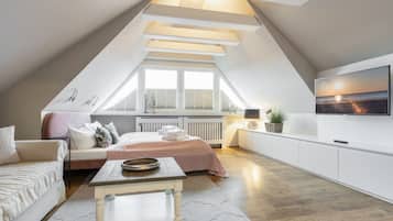 4 bedrooms, iron/ironing board, WiFi, bed sheets