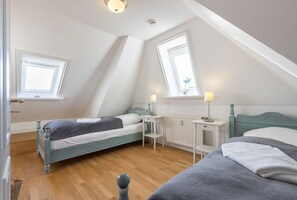 2 chambres, fer et planche à repasser, Wi-Fi, draps fournis