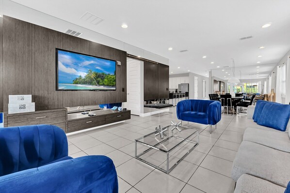 Télévision, table de tennis de table