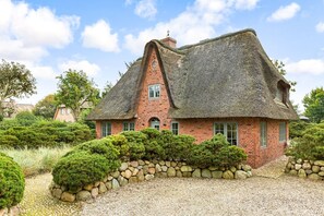 Exterior - Hiirhüs - Das Hiirhüs ist ein Ferienhaus der Extraklasse (Wenningstedt-Braderup (Sylt))