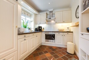 Refrigerador, horno, parrilla de estufa y lavavajillas 