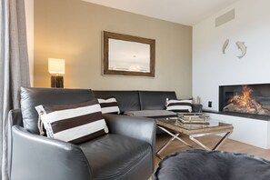 Fernseher, DVD-Player, Stereoanlage