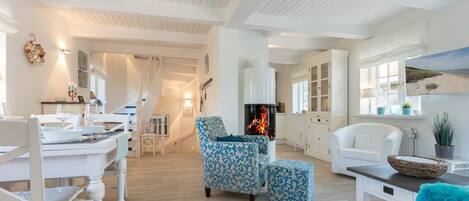 TV, fireplace, DVD player, stereo