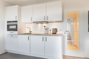 Fridge, stovetop, dishwasher, coffee/tea maker - Wattblick - Die Nähe zum Watt ist zum Greifen Nah! (Sylt-Ost)