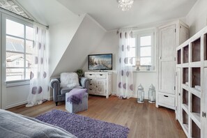 3 habitaciones, tabla de planchar con plancha, wifi y ropa de cama
