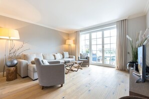 TV, DVD-spiller og stereoanlegg