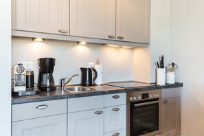 Unclassified image, 3 of 27, button