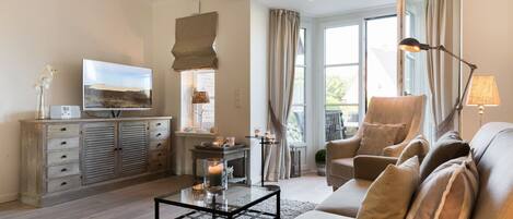 TV, DVD-spiller og stereoanlegg