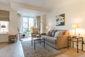 Fernseher, DVD-Player, Stereoanlage