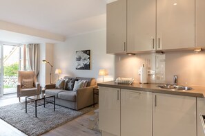 Unclassified image, 3 of 27, button - Dünen & Meer, App. 2 Dünen-nest - In Strandnaher und Dennoch Zentraler Lage Gelegenes 3-raum (Sylt)