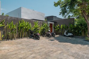 セルフパーキング (無料)