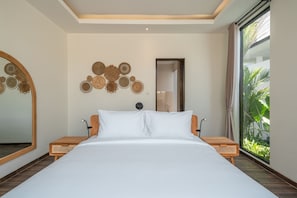 3 bedrooms, in-room safe, desk, iron/ironing board - Villa Selikur 1  (Seminyak)