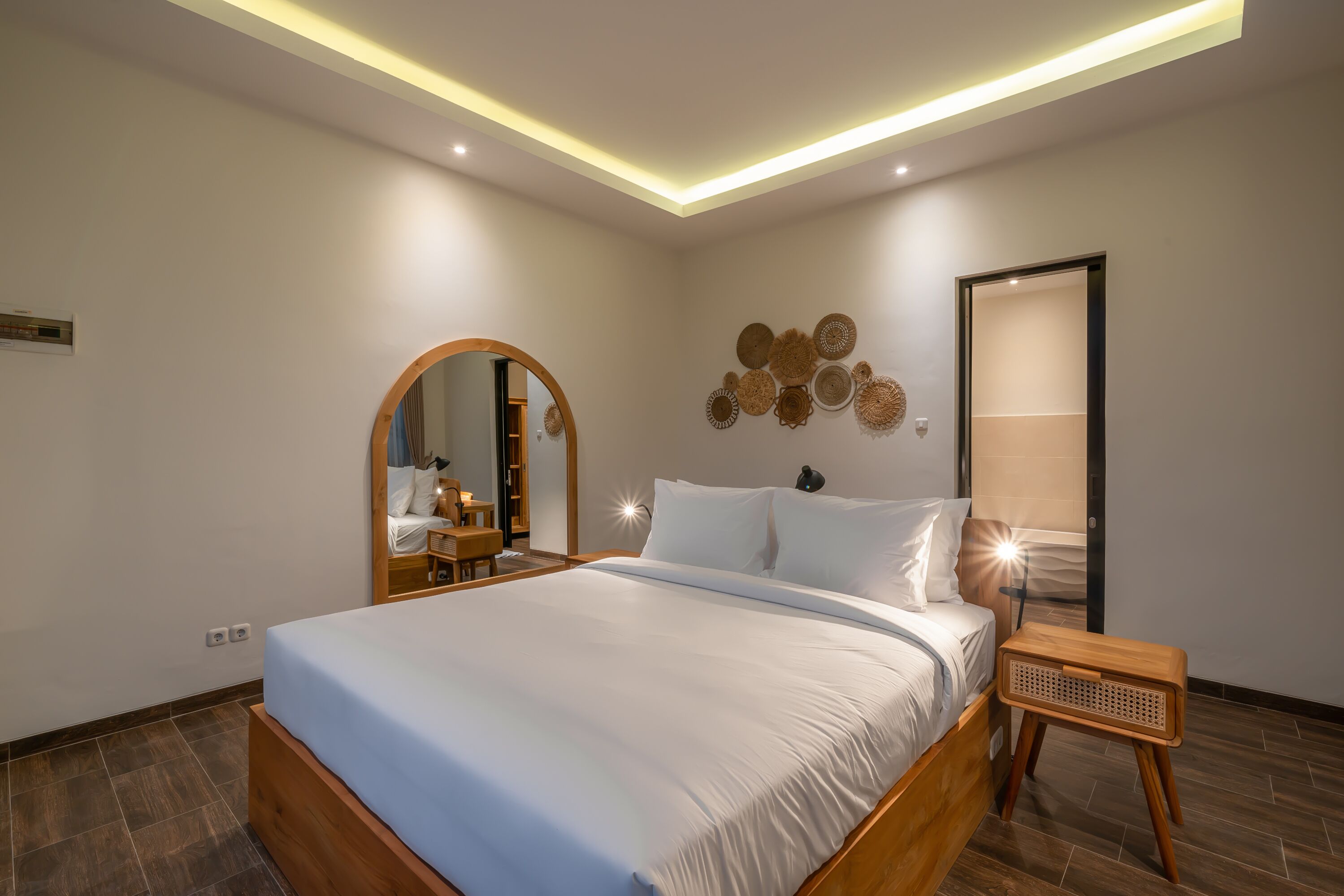 3 bedrooms, in-room safe, desk, iron/ironing board