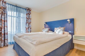 1 bedroom, iron/ironing board, WiFi, bed sheets - Nette-sun, App. 10 - Beste, Strandnahe Lage / Pool [&] Wellnes vom Feinsten / Design-ausstattung (Sylt)