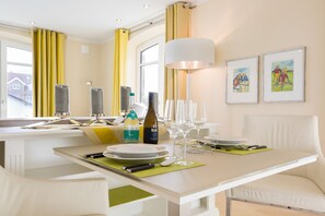 Dining - Nette-sun, App. 10 - Beste, Strandnahe Lage / Pool [&] Wellnes vom Feinsten / Design-ausstattung (Sylt)