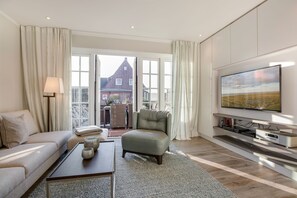 Télévision, lecteur de DVD, chaîne hi-fi