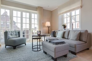 Televisión, reproductor de DVD y estéreo 