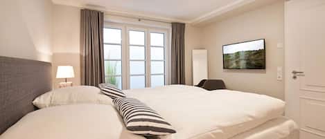 3 makuuhuonetta, silitysrauta/-lauta, Wi-Fi, vuodevaatteet